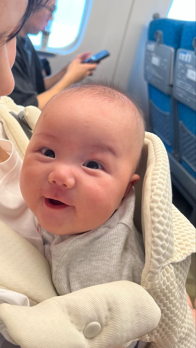 kchang0620's tweet photo. 初新幹線！
東京向かいまーす、会える人は子供にも会いに来てね～👶🏻 https://t.co/CtDkoRIZuC