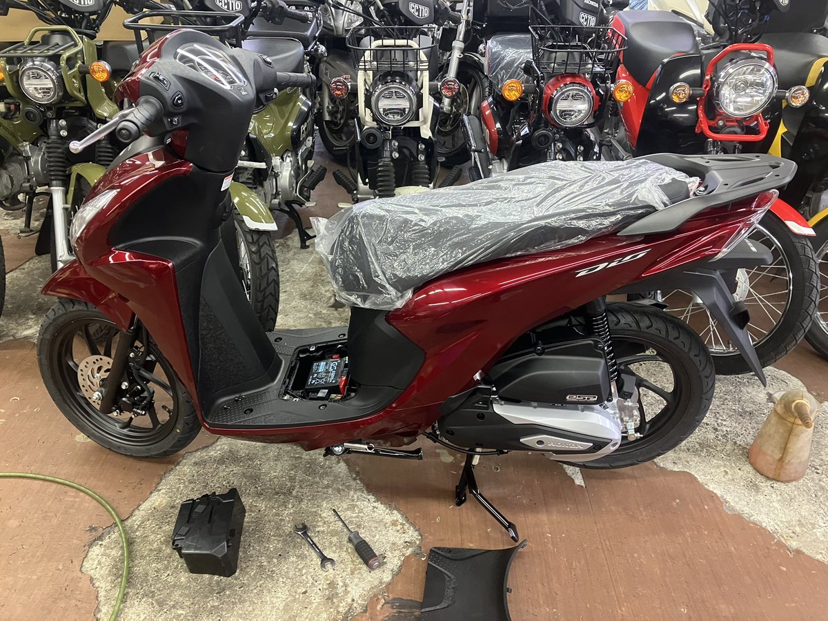 supercub50uber's tweet photo. ナンバー取得行ってこよっと
初期整備よろしくお願いします🙇
新原付 https://t.co/332zPoEyDV