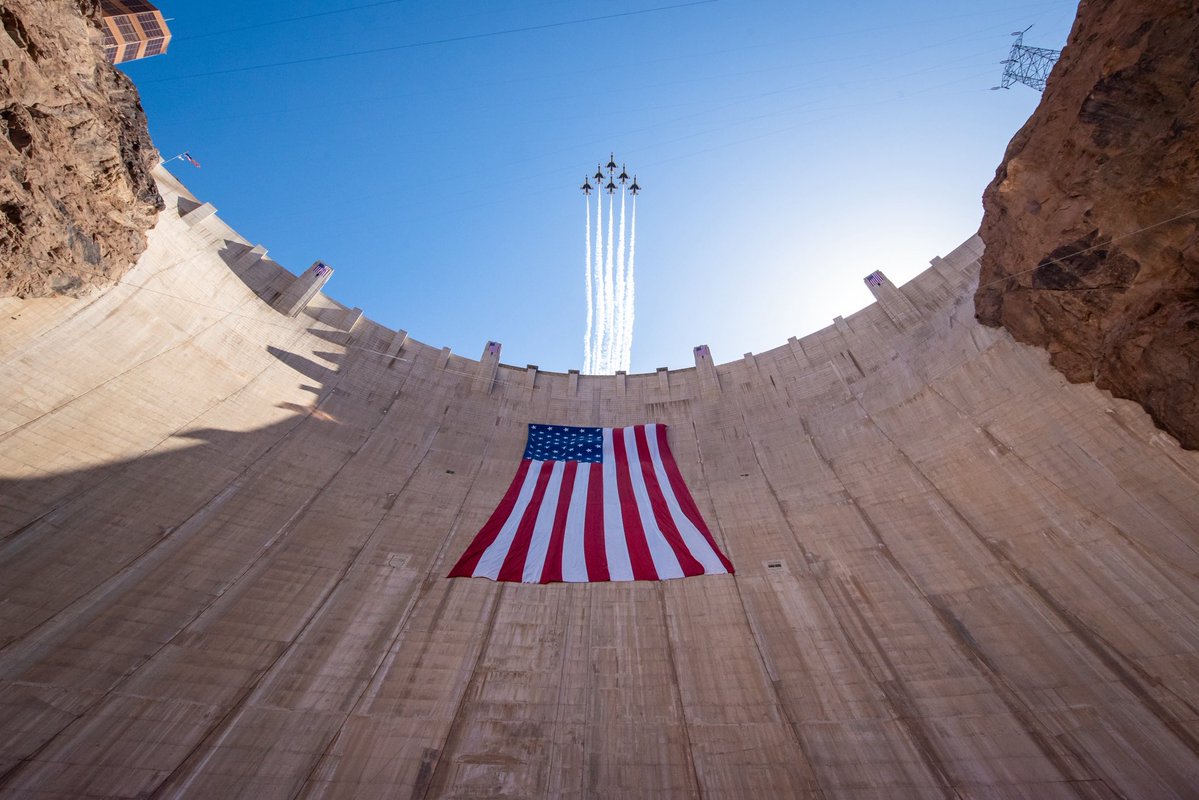 RC135V's tweet photo. Hoover Dam and the Thunderbirds https://t.co/thKJsBISd5