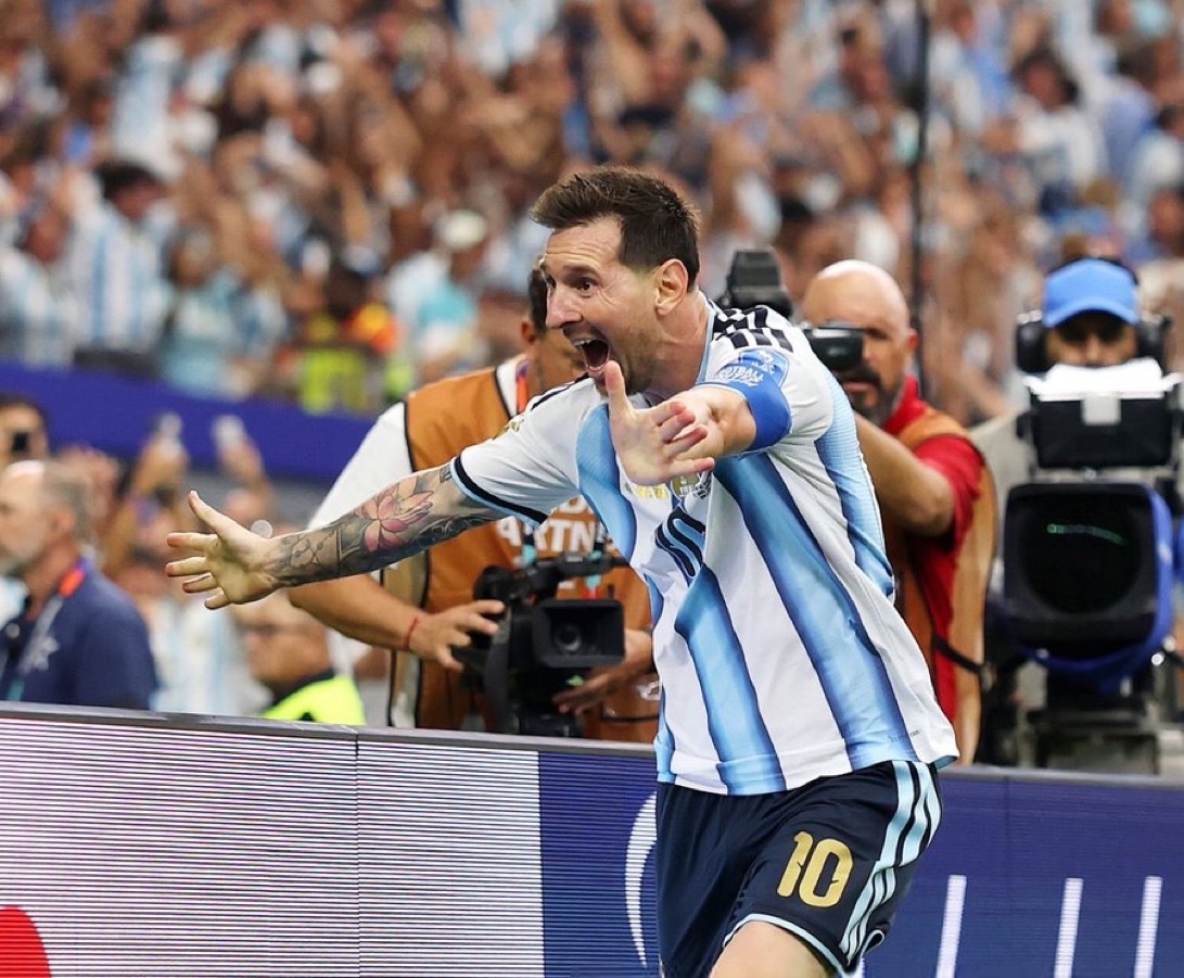 KalshiEPL's tweet photo. 🚨 BREAKING: Cristiano Ronaldo’s goal today means he is now just 4 goals away from equaling Lionel Messi’s FIFA World Cup knockout-stage goal tally. 😳🇵🇹 https://t.co/27VzUgfQhp