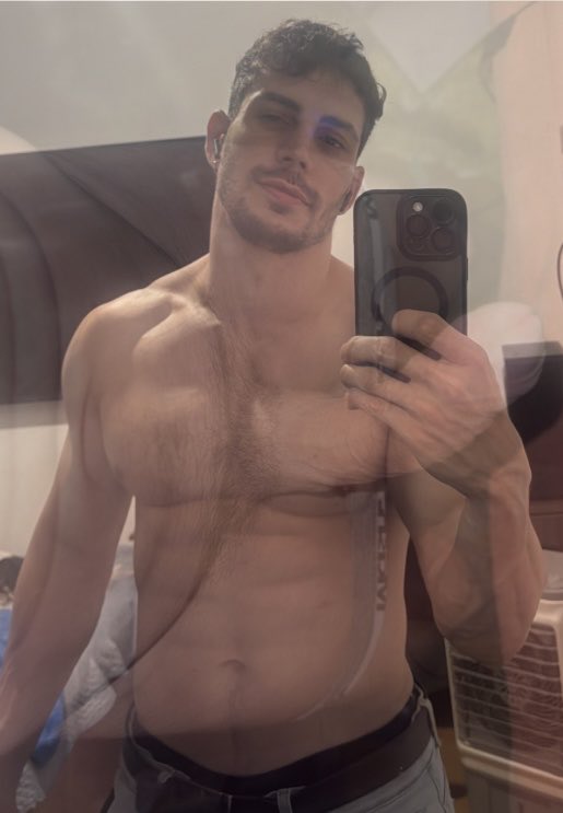 freitazon's tweet photo. ta tarde pra entrar na trend? https://t.co/Ps6BWdlo6N