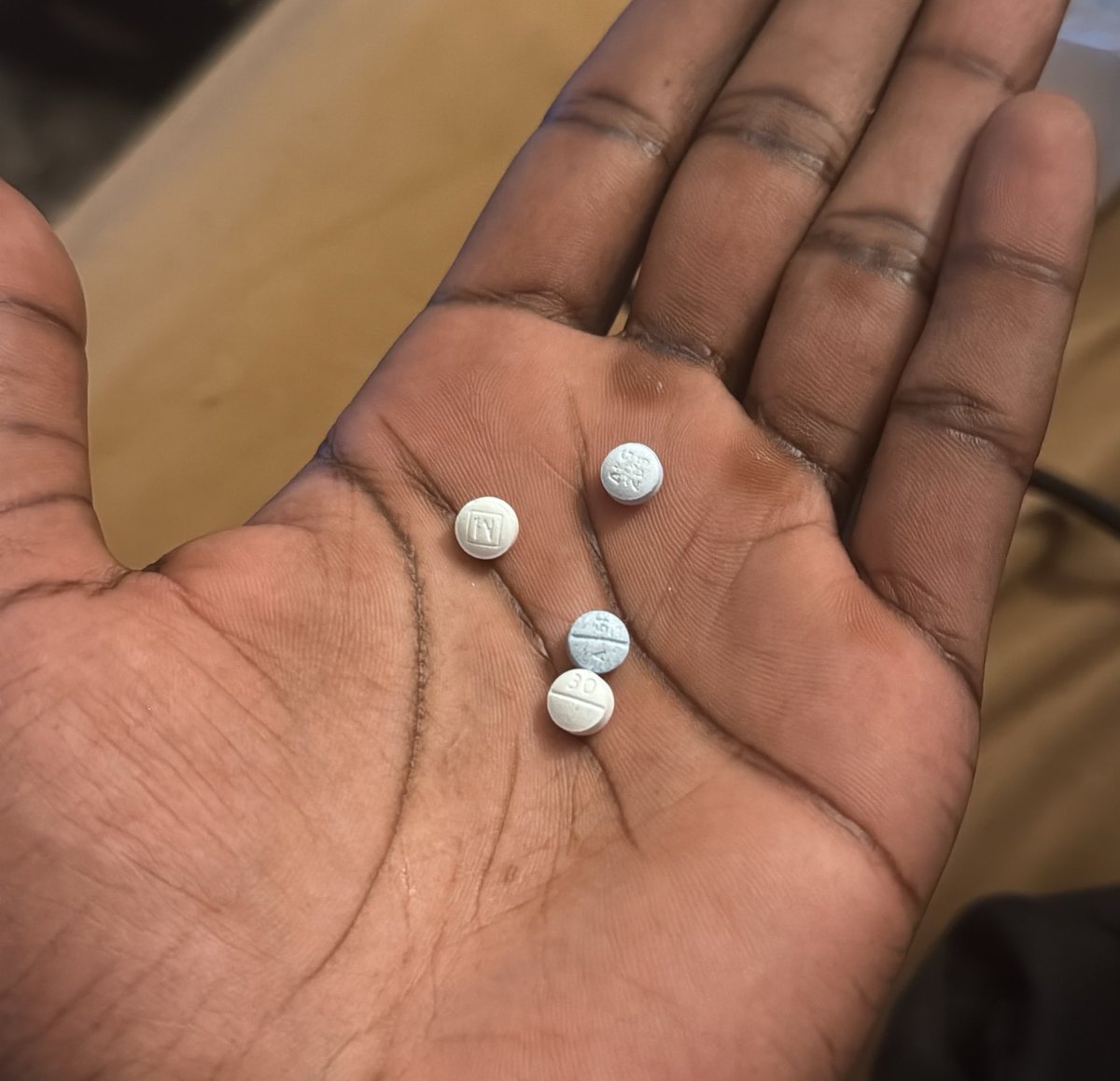 opioidsrus's tweet photo. Oxy 30s #alg #a51 #mbox https://t.co/UC7wfcD8Vy