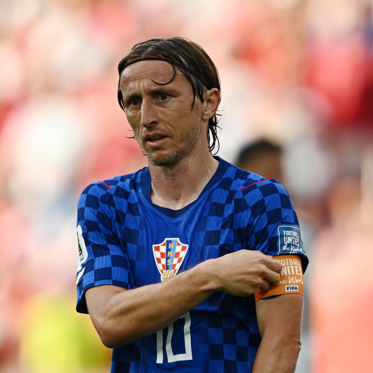 demarkesports's tweet photo. Hırvatistan, onunla birlikte Dünya Kupası’nda iki kez derece yaptı.

41 yaşında, bir kez daha en büyük arenaya geldi. Bir kez daha tüm klasını sergiledi. Ama bu defa erken veda etti.

Luka Modric, Dünya Kupası seni çok özleyecek 💙 https://t.co/XNO8NOlapD