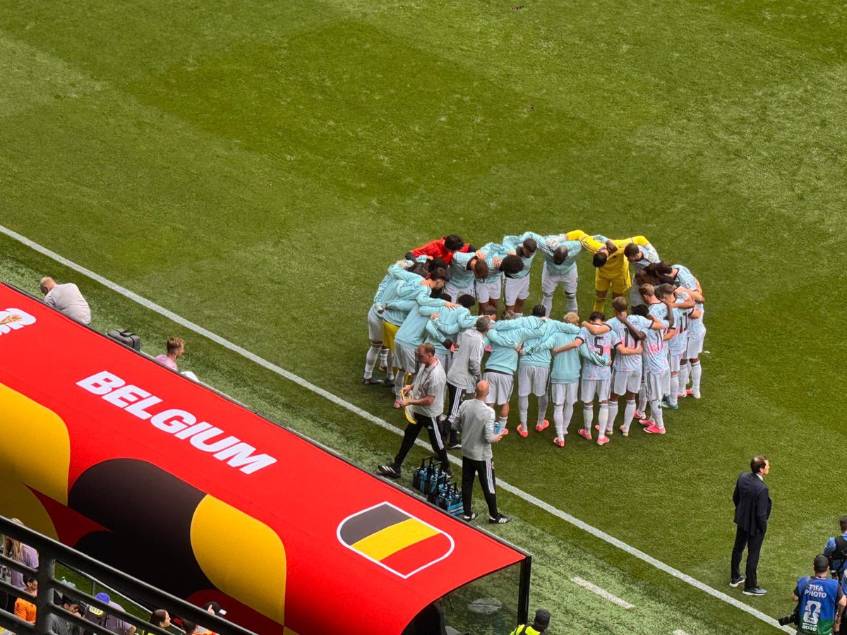 Soccerphile's tweet photo. Habib Diarra and Ismaila Sarr put #Senegal 2 up before Romelu #Lukaku pulled one back and a header from captain Youri #Tielemans then a VAR assisted penalty by the same player sent #Belgium into the next round to face #USA https://t.co/46eXJC4MkA