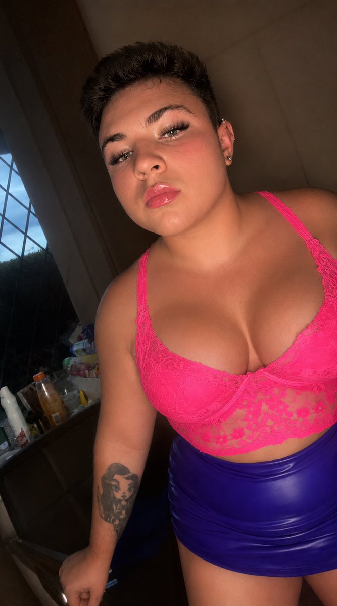 Colombiania1's tweet photo. LOOK AT THIS  BITCH. https://t.co/RbDvBOPkgu