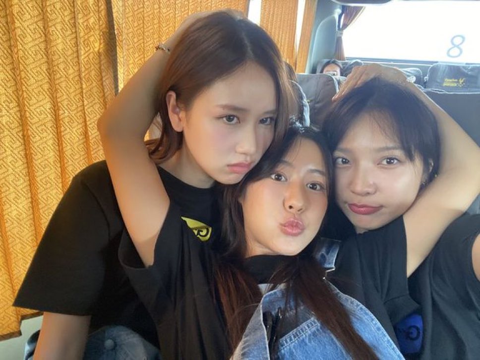 arti michaenglover 🏰 tweet media