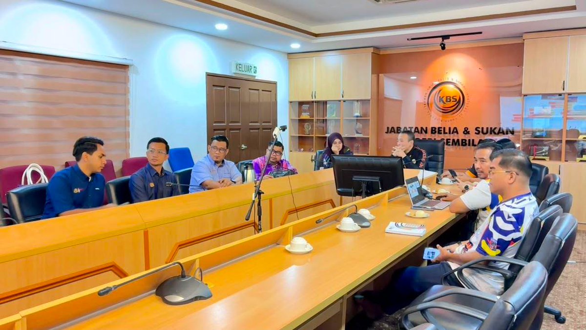 jbs_n9's tweet photo. KUNJUNG HORMAT PENGARAH SURUHANJAYA KOPERASI MALAYSIA (SKM) NEGERI SEMBILAN
SEREMBAN, 23 Jun 2026- Pengarah Jabatan Belia dan Sukan Negeri Sembilan, Encik Ahmad Syariffuddin bin Sarmin telah menerima kehadiran Encik Radiatul Fitri bin Dollah. https://t.co/CW8T3T6oDO