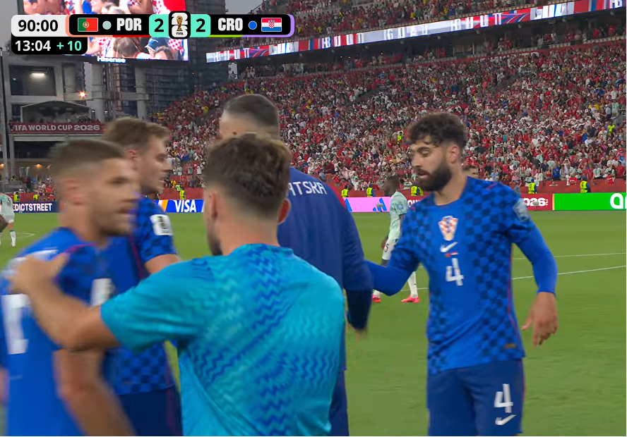 OHdjdnd69996's tweet photo. GOL DA CROÁCIA NOS ACRÉSCIMOS.

O JUIZ SIMPLESMENTE NÃO ACABAVA A PORRA DO JOGO.

ÚLTIMO LANCE. ÚLTIMO MINUTO.

INACREDITÁVEL.

#PORxCRO https://t.co/r5X4aU5QSG