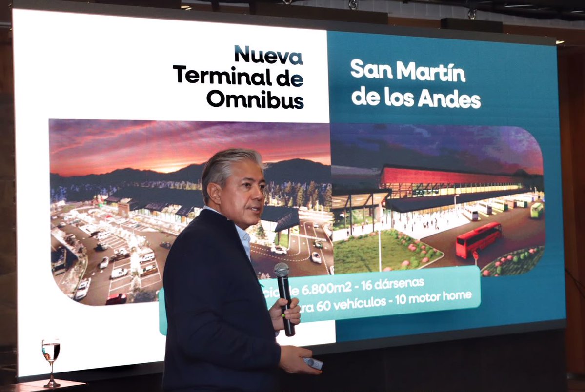 Rolo_Figueroa's tweet photo. LA TRANSPARENCIA TAMBIÉN SE CONSTRUYE RINDIENDO CUENTAS

En San Martín de los Andes llevamos adelante un nuevo informe de gestión, en este caso para la #RegiónDeLosLagosDelSur 
Revisamos lo realizado, analizamos los desafíos y conversamos sobre los próximos pasos para seguir impulsando el desarrollo de cada localidad.
Con planificación, trabajo en equipo y objetivos claros, seguimos construyendo una provincia con más oportunidades para todos los neuquinos.