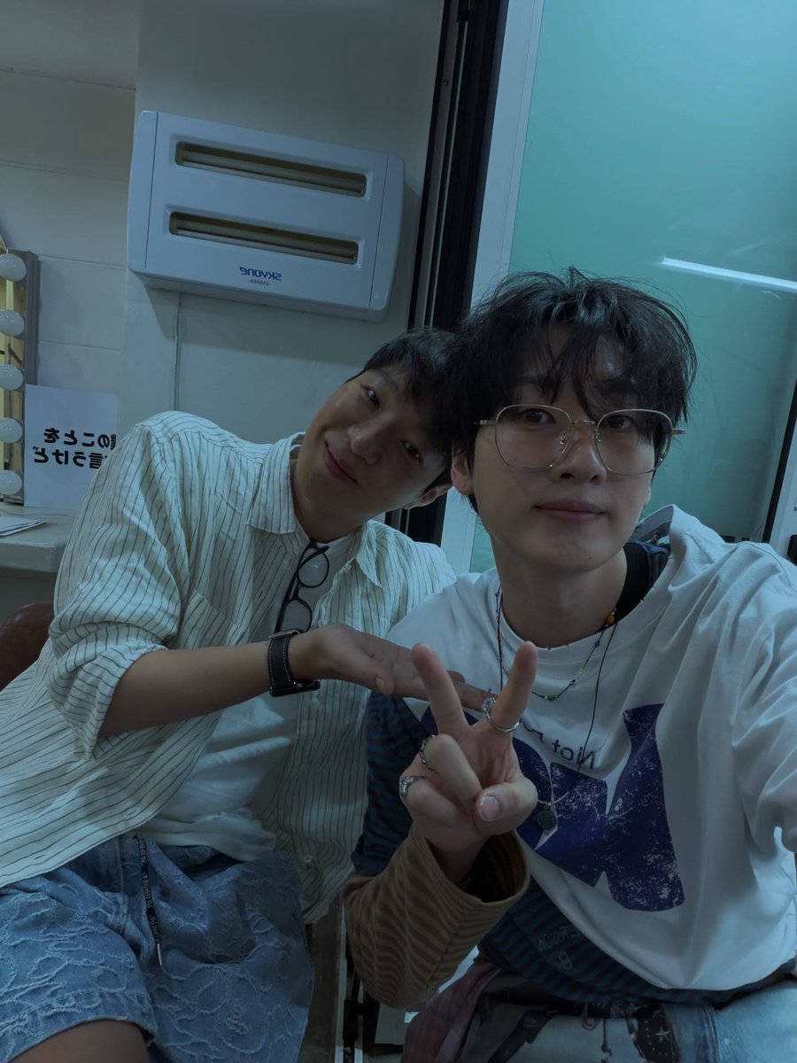 TheLees_HyukHae's tweet photo. 260703 

bgbg_1000bg IG update with
#EUNHYUK #DONGHAE #EUNHAE
#은혁 #동해 #은해 

THE CUTEST EUNHAE 😍😍😍😍😍
Poster photoshoot for the ArcaDE Japan Fan Party

#superjuniordne https://t.co/lvmeq6I4YE