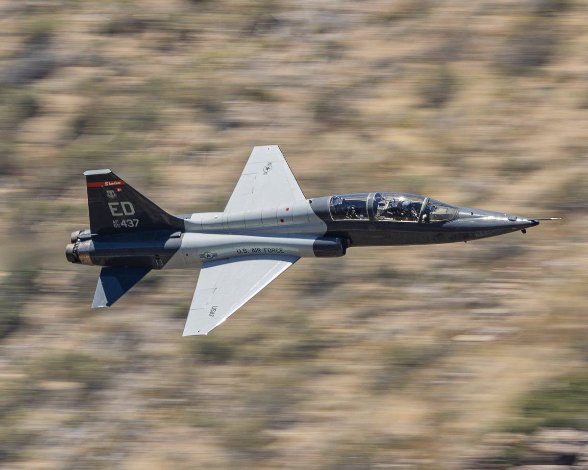 wavy_zyro's tweet photo. T38s speeding down low https://t.co/pcLDDulnez
