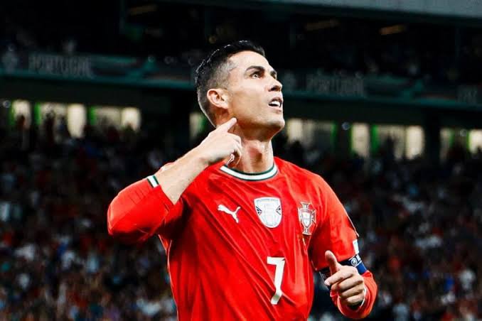 ciyiei's tweet photo. 4 FINALES MAS CABRA MIA, SOLO 4

CONTRA INFANTINO, CONTRA LA FIFA, CONTRA TODOS Y CONTRA TODO

y si no lo haces no importa, un torneo relámpago de 7 partidos no va a cambiar la historia gloriosa que escrbitiste 🐐7️⃣ https://t.co/JlsHZLpzIu