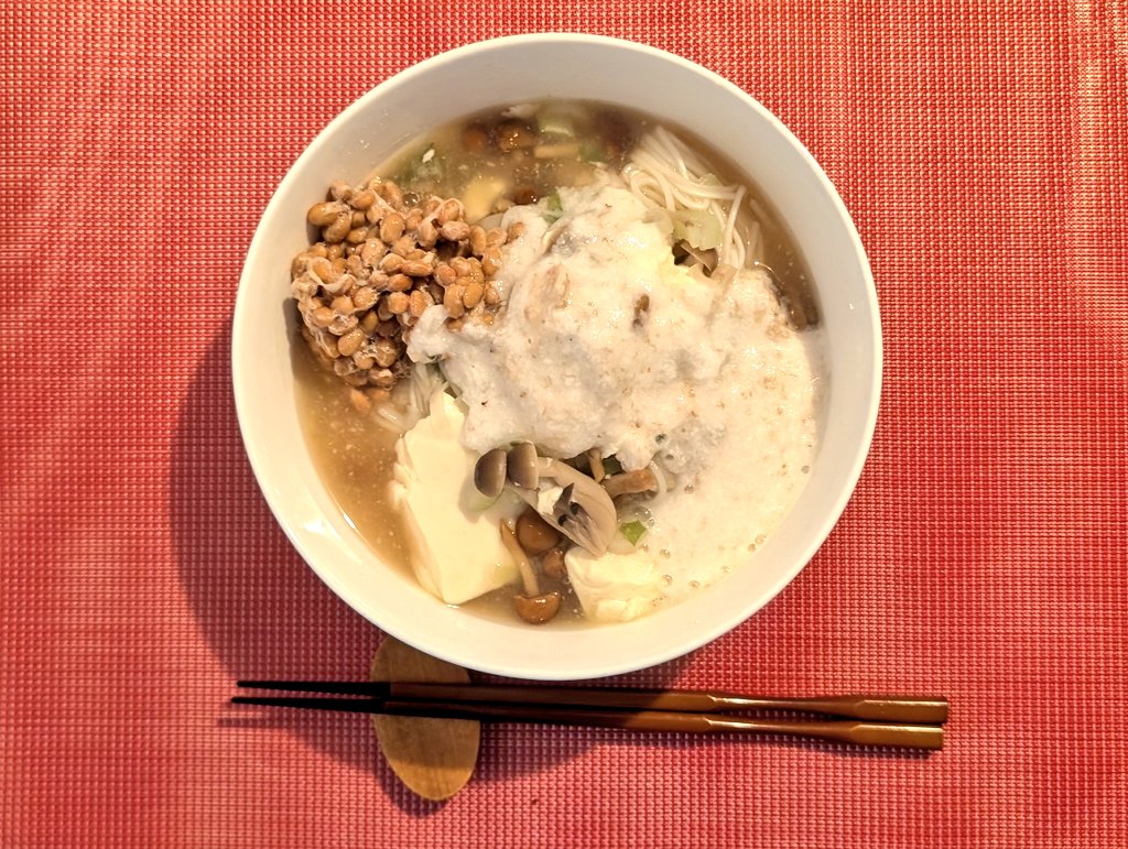 YASEHIME_life's tweet photo. 2026/7/3☁87kg（+0.4）
昨日はあまりお腹が空かず今日は体重減るな〜って思ってたのにしっかり増えてる😇なめこ、納豆、とろろの煮麺。
朝から丼ぶり…
金曜日！明日は土曜日！頑張ろう❤️‍🔥
#ダイエット記録 #朝ごはん https://t.co/ZROa3zKh3B