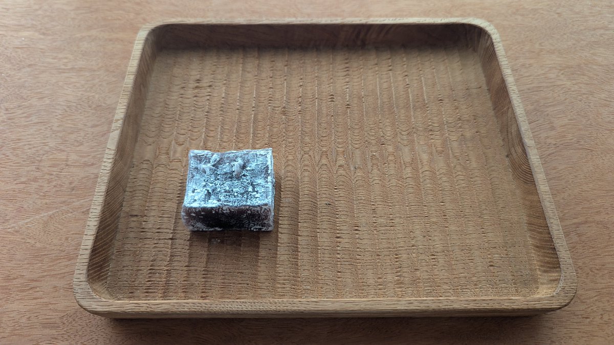 kagizen's tweet photo. 7月にはいって葛焼きは小豆こし餡製になりました。まあ、こっちのが馴染み https://t.co/rlv2o1KLet