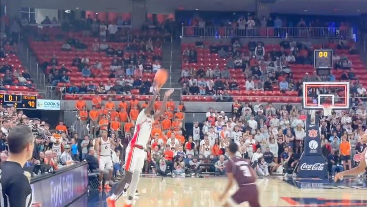 ZackWeb95 tweet picture