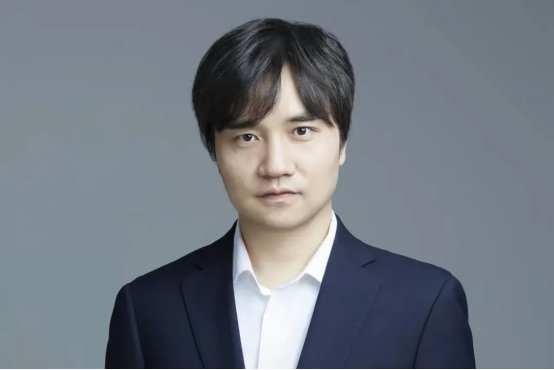 TheCraneWeekly's tweet photo. Congrats to Kun Gai @GaikunGk  - CEO of @Kling_ai for raising $3B round at $18B valuation 👏👏👏

Kling AI 📺launched in June 2024 as Kuaishou’s text-to-video model. It scaled fast: 20+ iterations in its first year, $100M ARR in month 10!

Read more on @SCMPNews:
https://t.co/tsXMqeakx1

#AI #ChinaTech #videoAI