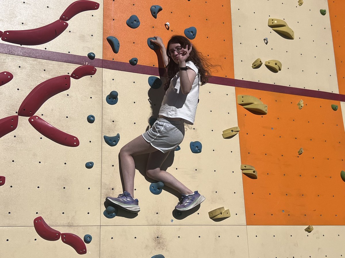 ActivitatsacidH's tweet photo. 1r dia de les colònies a Castellar de n’Hug: instal.lació, piscina, esports i discoteca. Un dia rodó!.

@acidH_IL #FIL #DIL 
 #somacidH #acidh  #diversitatintelectual @activitatsacidh 
@GMultiesports @bcn_gracia @independent_gracia https://t.co/Vtfmtl38yT