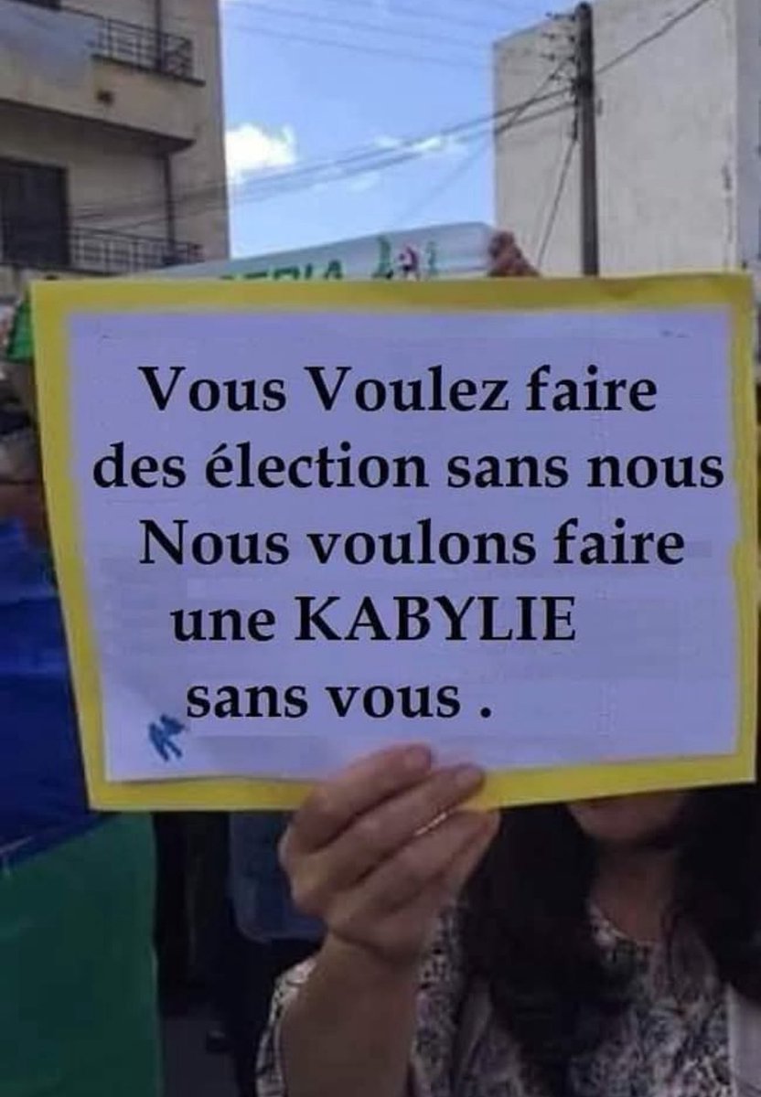 simo793502's tweet photo. @pinkyyyworld777 Les élections organisées par le régime colonial algérien en Kabylie occupée furent un fiasco total. Une défaite humiliante. Elles n'avaient absolument aucun sens ! Les candidats suppliaient les citoyens de se déplacer pour voter. Impossible. https://t.co/meBTsL2qkn