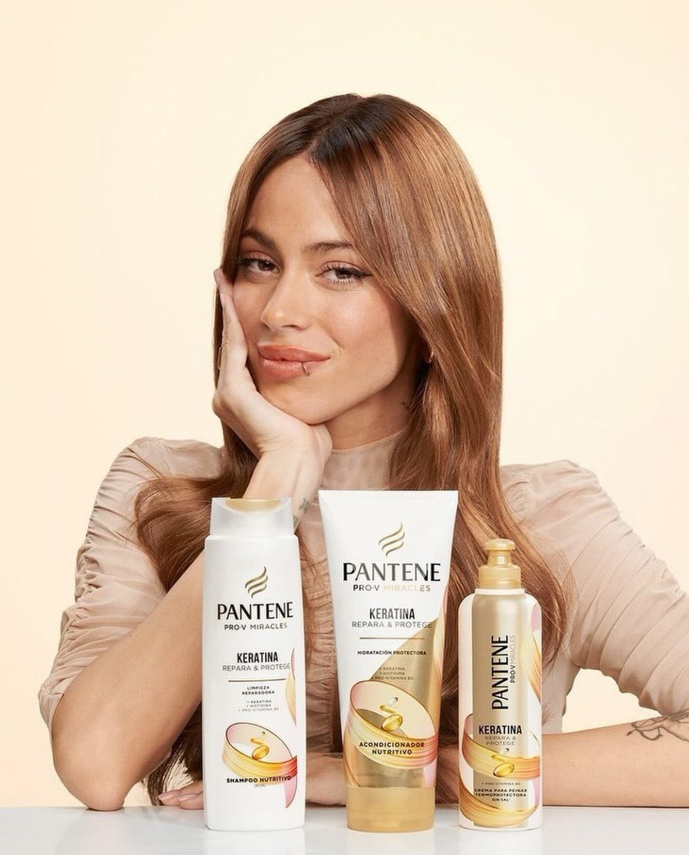 tinirude's tweet photo. tini decidió q nos levantemos y la veamos como cara de todas las marcas. me parece excelente https://t.co/o7pa4QwRGS