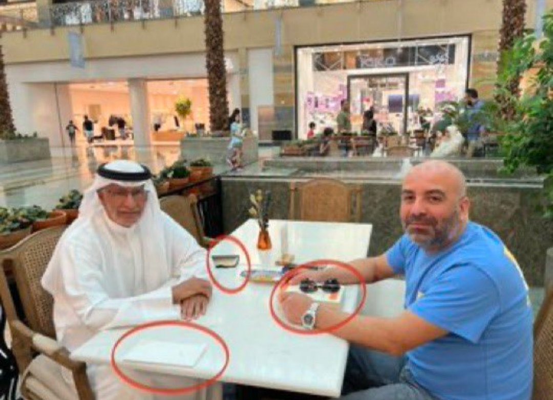 ABO_MUSAAED's tweet photo. يا حمار تم شرايك بموجب عقد مع عبدالخالق عبدالله المجنس ايراني الجنسيه .
يا رخيص تأليفك للكلام بهالسردية من كيس امك. ياعمار .
نعلم عن الطيارة اللي خرجت من ابوظبي وعليه 6 شخصيات و اتجهت الى طهران و دفعتوا  10 مليار مقابل توقف قصفكم و بعدها بالفعل توقفت ايران ممثلاً بالحرس الجمهوري من ضرب  #دويلة_الشر
