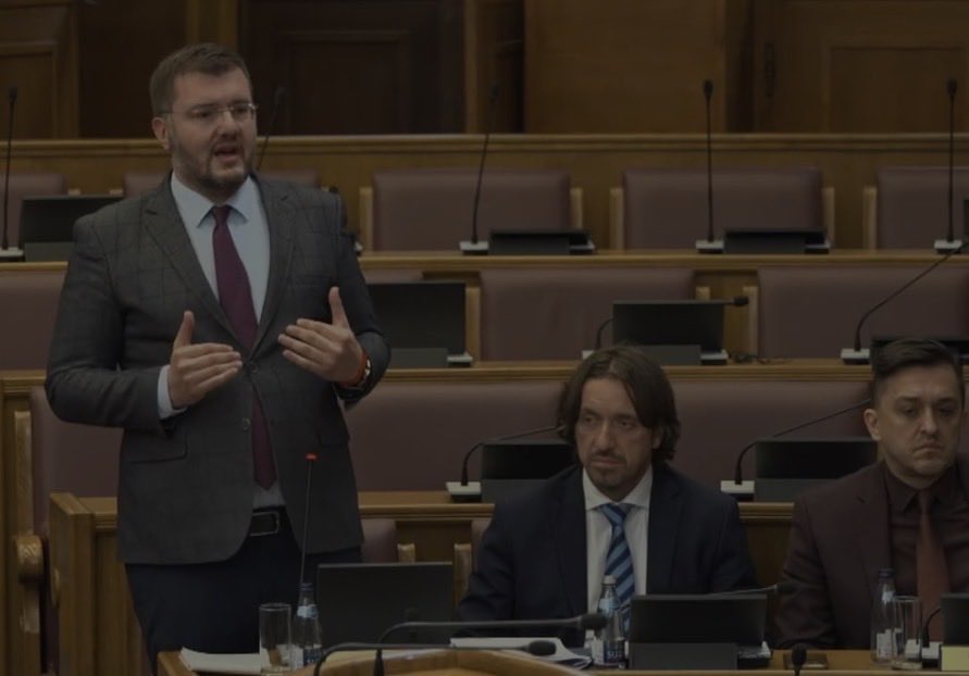 GradjankaP's tweet photo. Ministarstvo Evropskih Modnih Integracija neće komenatrisati stil oblačenja-jer sve je već rečeno🤦🏻‍♀️
#MEMI https://t.co/yVVvGGjTOP