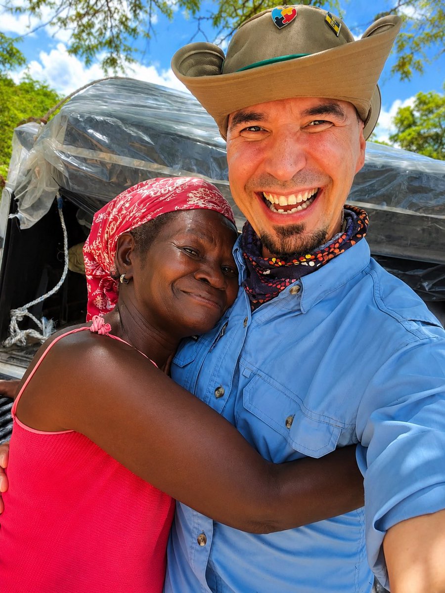 lacontraria1844's tweet photo. ¿Donde están los hombres dominicanos de Banica, Elias Piña que le va a enseñar a este boricua que con los dominicanos no se juega y que el va a dejar de construirles casas a los haitianos? https://t.co/1TRonIA04o