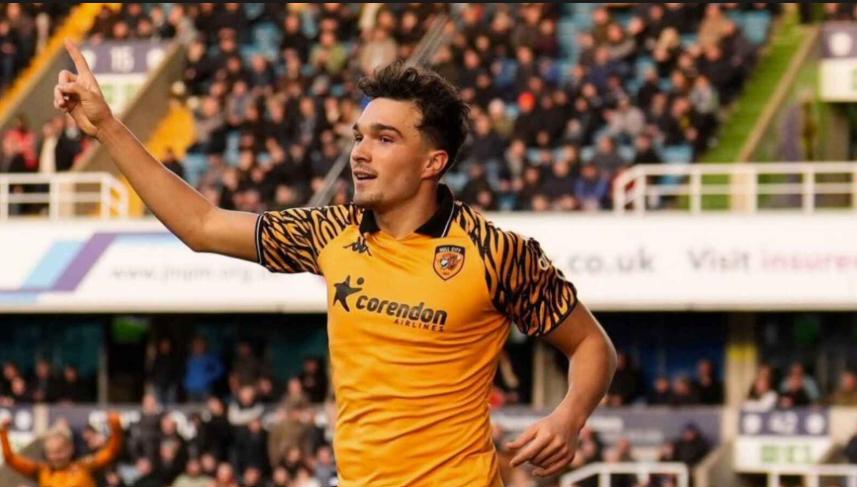 Jack1130912's tweet photo. 🚨Breaking: Kyle Josephs potential £5 million pound move to the #Boro is off after complications during negotiations between both clubs.
#HUFC #UTB #Mfc #Middlesbrough https://t.co/d2p9XCbwAc