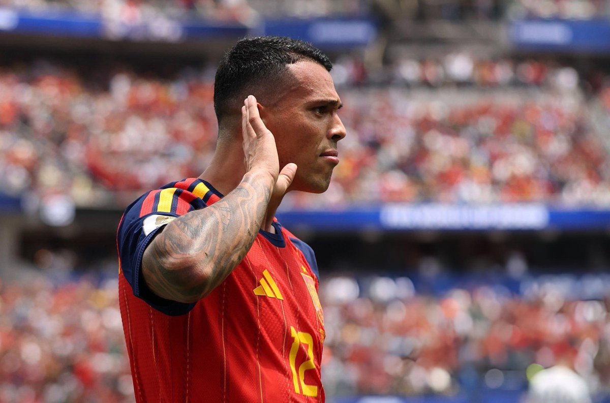 _wsn8's tweet photo. 📸 || Porro ✨🇪🇸♥️
#FIFAWorldCup - #spain https://t.co/hyyWRinjEn