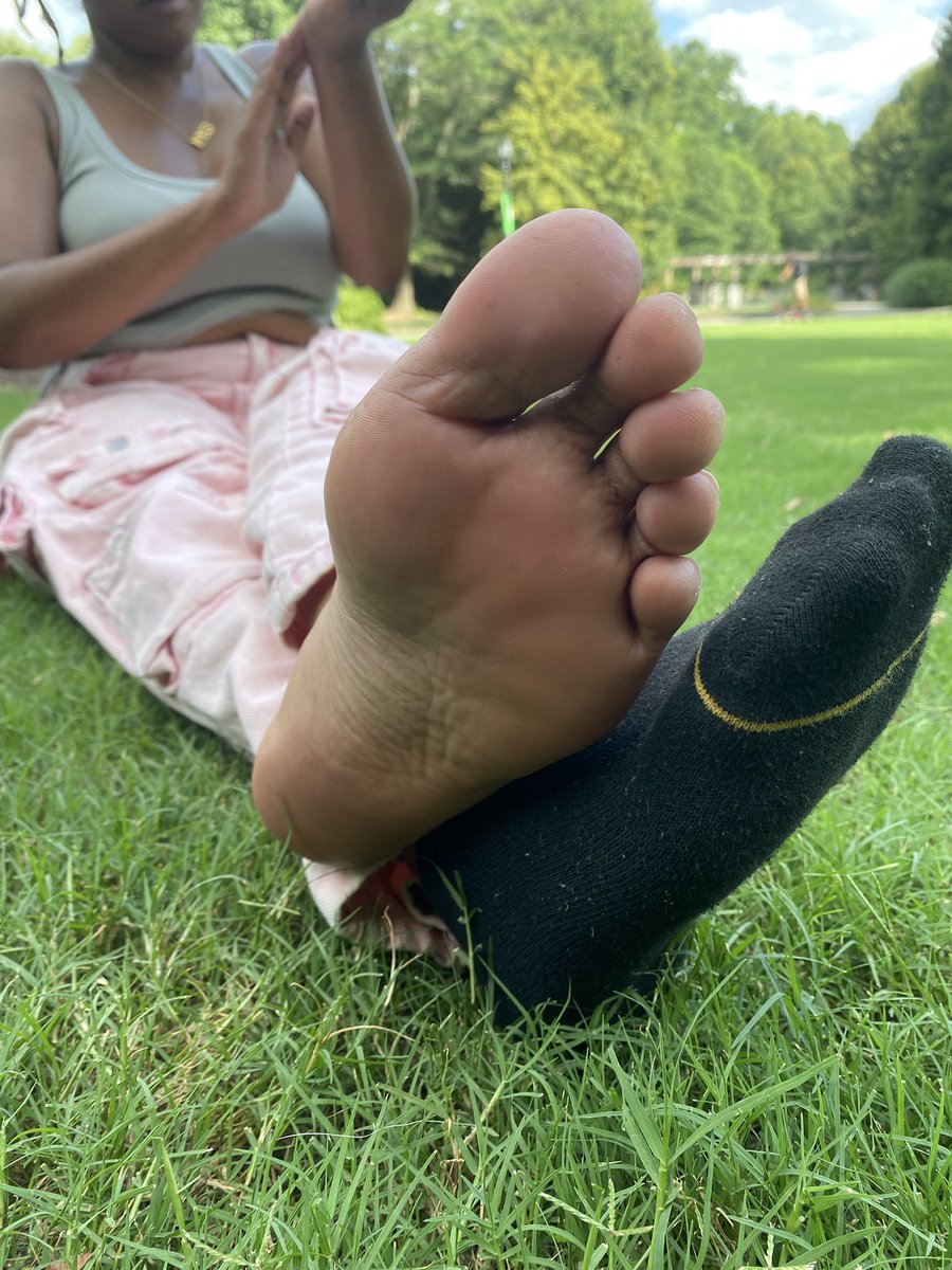 pay4dani's tweet photo. @VTuberFeetFan https://t.co/0u2KlxDdNS