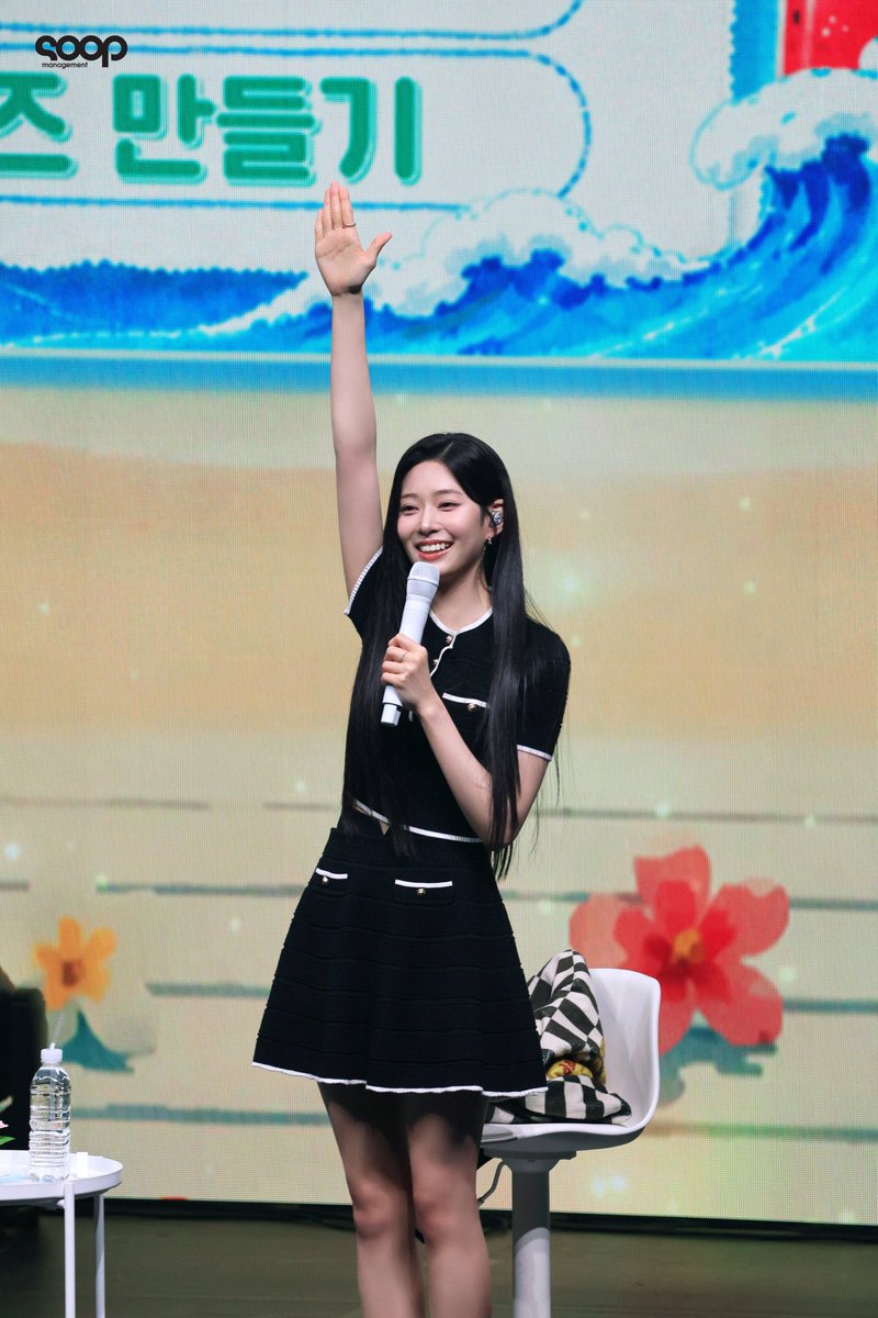 kimmicnju's tweet photo. ..ꕤ ･ Mingdle..‼️  i’m   so  happy  i  got  to
spend   today   with   you.   thank  you  for
filling  my  day  with  so   much   love   and
laughter 💛 https://t.co/6WRUCHKaQa