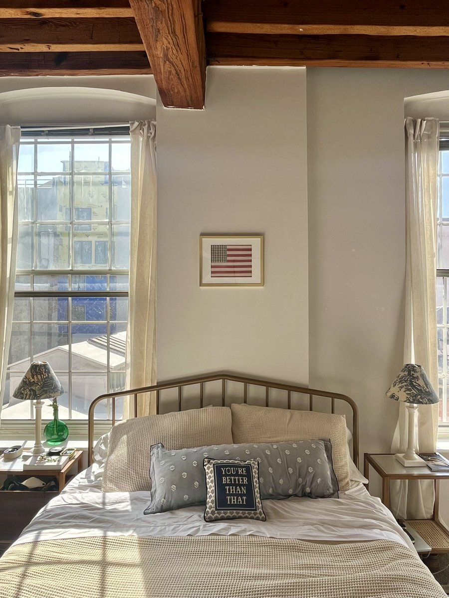 tinndfishmonger's tweet photo. Apartment of a 27 year old woman https://t.co/bqPBZeCM89