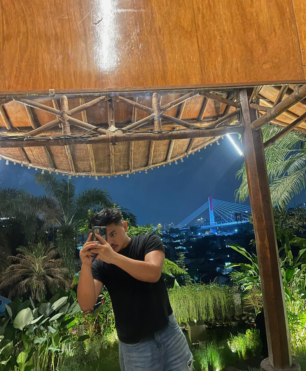 papazeroyd's tweet photo. Hai #serpong  #bsd Masi Redy iya😁😁 avail https://t.co/L1yeCenJum 
Tele raisPJR 
#gaytangrang #pijatbsd #massgebsd #pijatserpong #gaybsd #gayserpong #gayjakarta https://t.co/M3xOUhbU2c