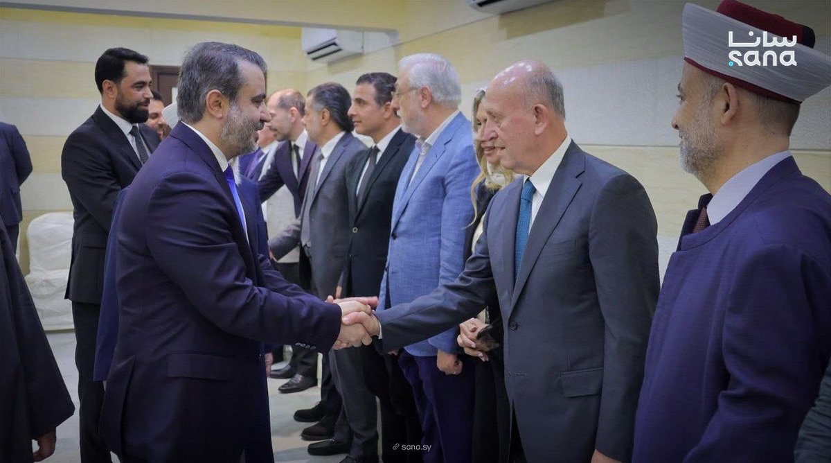 Ashraf_Rifi's tweet photo. نرحب بوزير الخارجية السوري الوزير أسعد الشيباني في طرابلس لبنان مدينة العيش المشترك، وهو قد أكد ما سبق أن أعلنه الرئيس أحمد الشرع بشأن احترام سيادة لبنان واستقلاله، وأن أي تدخل من سوريا في لبنان لن يحصل  إلا في القضايا الإيجابية التي تخدم مصلحة البلدين، بحكم التاريخ والجغرافيا وبناءً لطلب لبنان. 

إني أُقدر عالياً الاستراتجية الجديدة تجاه لبنان والتعالي عن الجراح الأليمة التي تسبب فيها المشروع الإيراني في سوريا.

هنيئًا للشعبين اللبناني والسوري بهاذين العهدين الجديدين في البلدين ، التي نأمل أن تكون واعدة بالخير والتعاون والاحترام المتبادل.