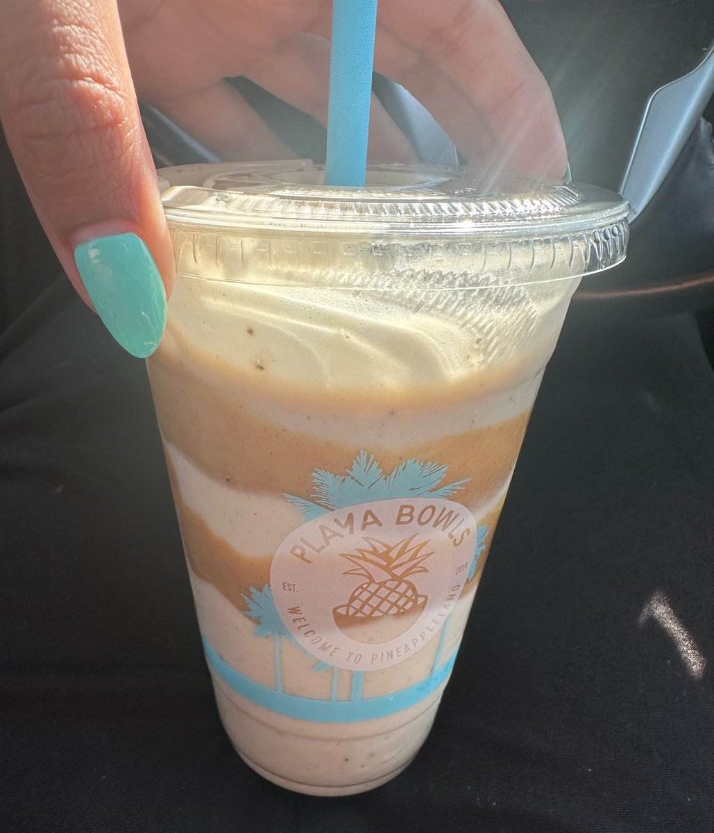 CryptoJee_'s tweet photo. Dolce smoothie mostly banana peanut butter chocolate whey protein and coconut milk 😋 https://t.co/lDVpYFIw8M