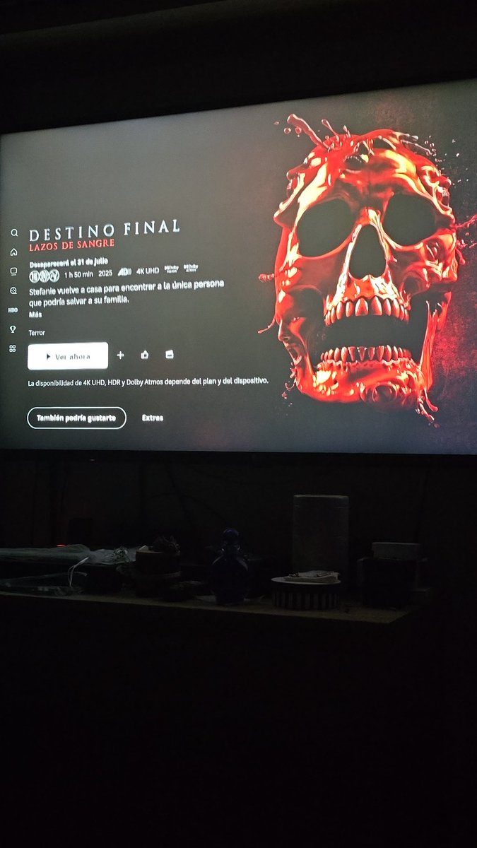 sdeSaskia's tweet photo. Creo que ha empezado esa época del año en que para mí ya es halloween y casi todo lo que veo es cosas de terror. Spoiler: cada año empieza antes. https://t.co/blmvNU1X7o