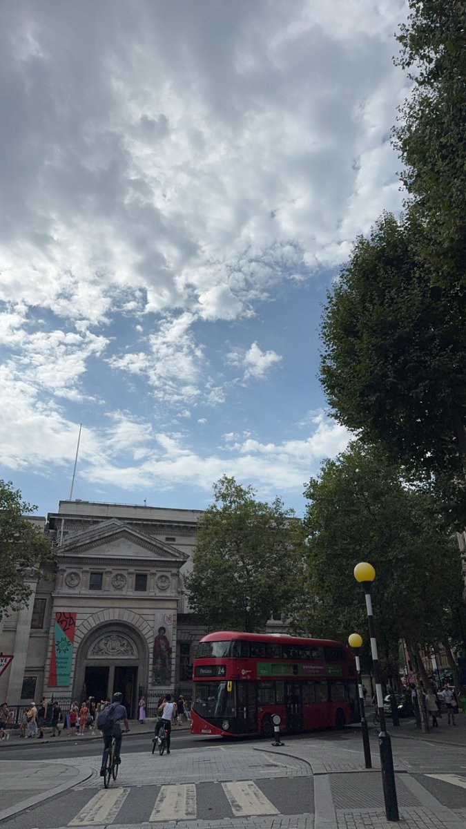 Rabarr_'s tweet photo. A random walk in London https://t.co/4yr1nFvaan