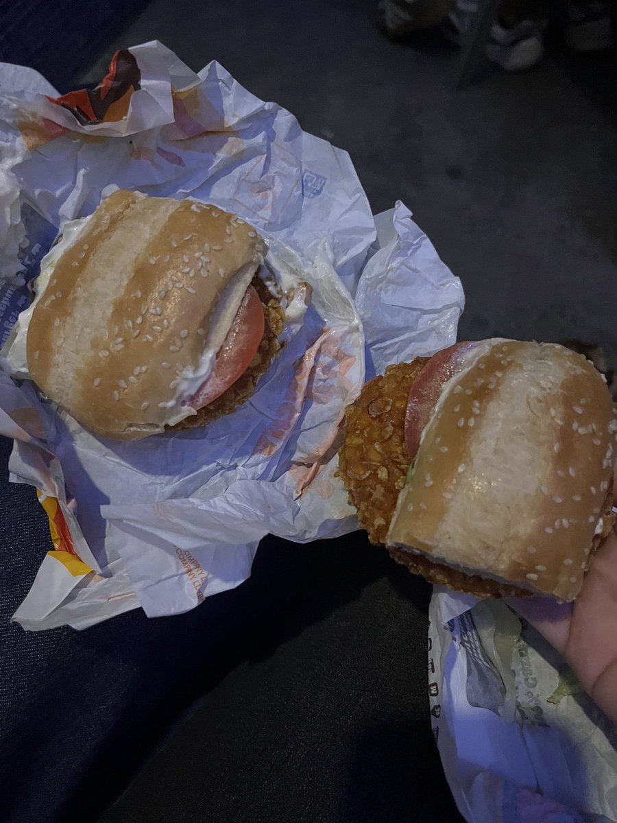 Laura_LM__'s tweet photo. @burgerking_es 18€ en esto me parece broma eh https://t.co/gPFPYjhzDr