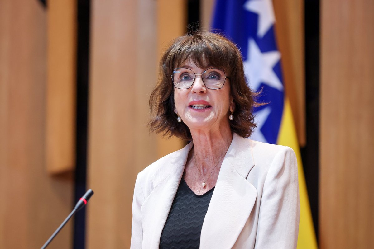 ArnhildSpence's tweet photo. Peaceful &amp; democratic societies are built when citizens participate, institutions act &amp; communities work together to rebuild trust &amp; social cohesion.

@UN_BiH, w/ support from @UNPeacebuilding, remains committed to citizen-centred peacebuilding in 🇧🇦. @eubih @OSCEBiH @CoeSarajevo https://t.co/fqp1pIFLrS
