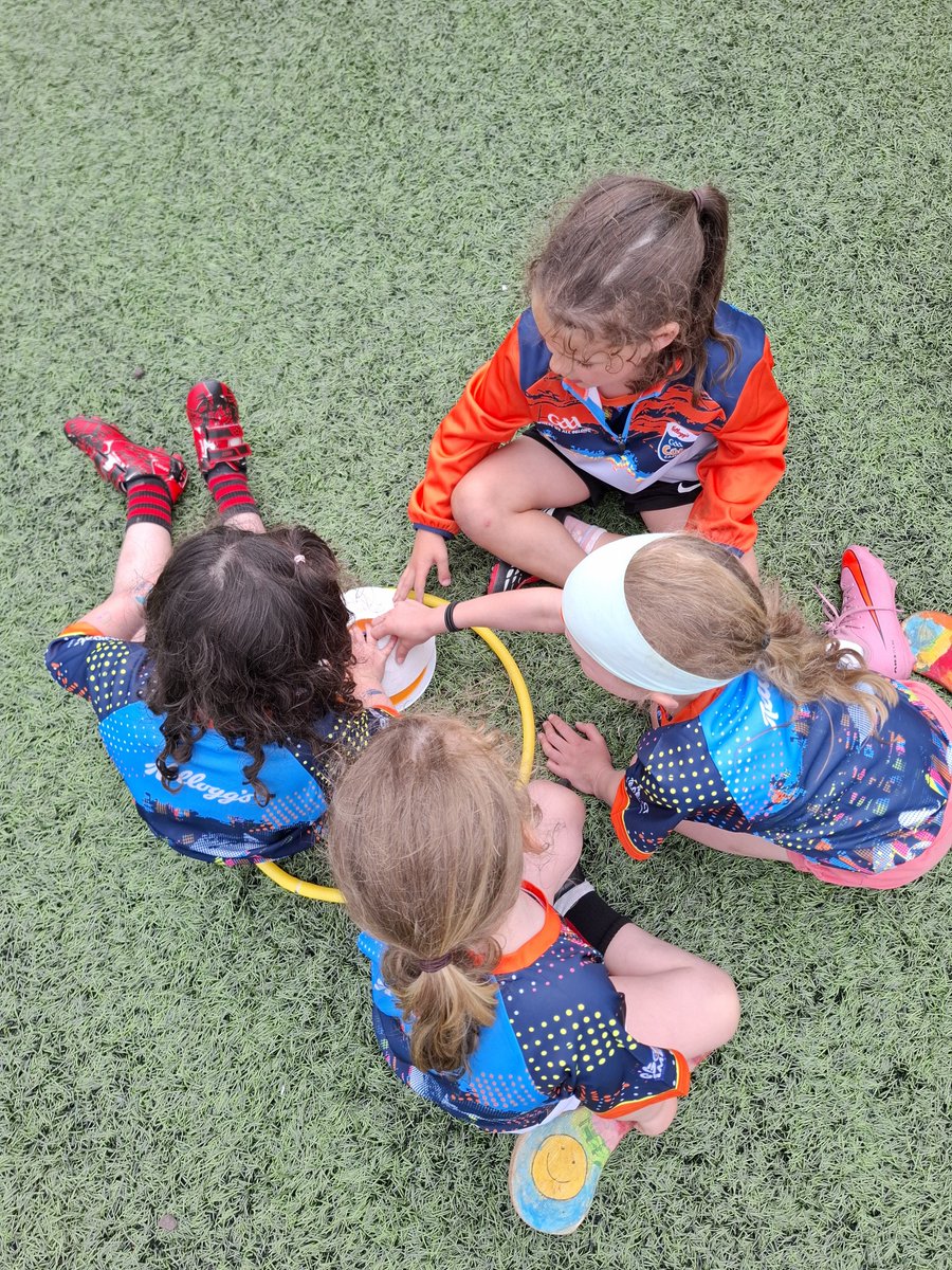 Caz84murphy's tweet photo. What a week! Thanks to everyone who made Oulart-The Ballagh Cúl Camp 2026 such a success. #CúlCamp2026 #KelloggsGAACulCamps #OulartTheBallagh #GAA #Hurling #Camogie #FutureStars #SkillsForLife #WexfordGAA #SummerFun #OneClub 💜💛 https://t.co/VMhRZT0gGJ