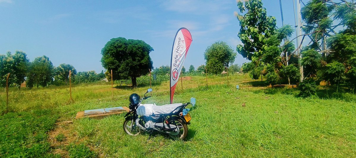 SafehomeA's tweet photo. Today marks another milestone for @SafehomeA . We're grateful to @Refugees' Refugee-Led Innovation Fund for a motorcycle to strengthen field logistics for our Climate Resilient Living Pod Project. 
This project support procurement of one Bike. https://t.co/L4OWD6kidG