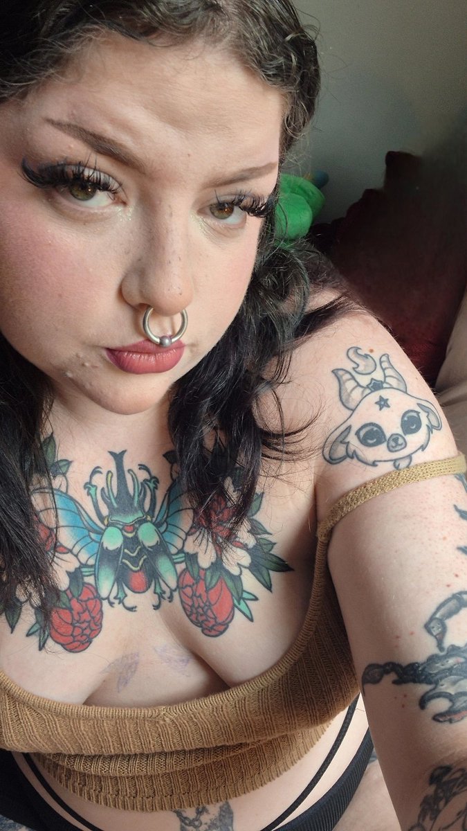 izzylizzy03's tweet photo. Hi all! I usually don't get personal on here but I am currently going through a tough situation.  I am trying to leave a toxic place but I am doing it all on my own. I am trying to raise money so I can move. I did make a https://t.co/G3AfVaYOoS so any help is so appreciated 
https://t.co/XR4gOIQK6l