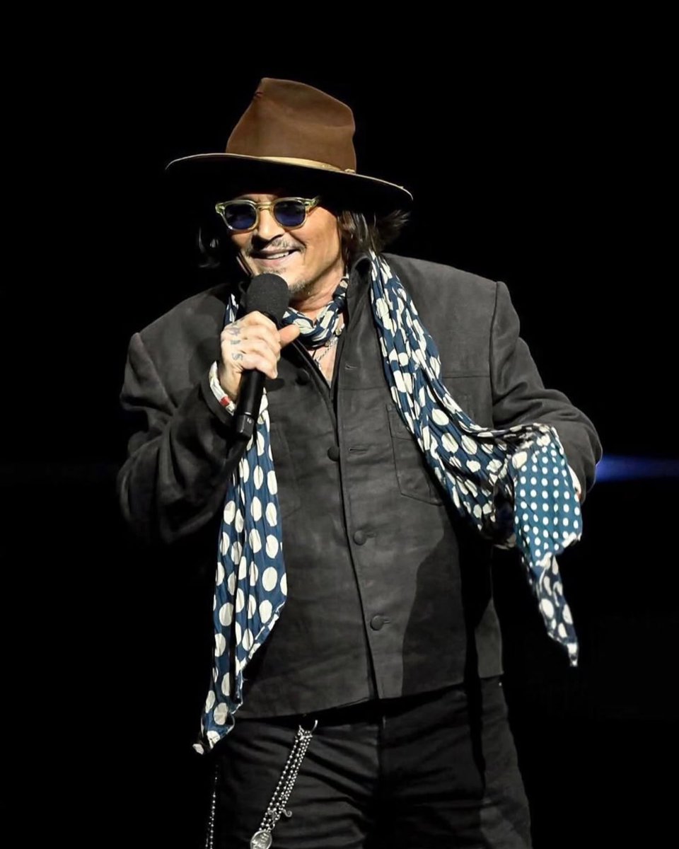NicoleH9916's tweet photo. Millions never stopped believing in Johnny Depp.

The best is yet to come❤️

#JohnnyDepp
#IStandWithJohnnyDepp https://t.co/SNDUe1Fr7o