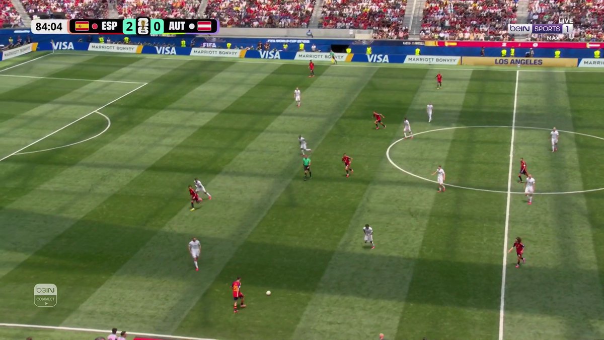 دافيد ألابا يتألق من جديد، ويمنع النمسا من استقبال الهدف الثالث. #إسبانيا 