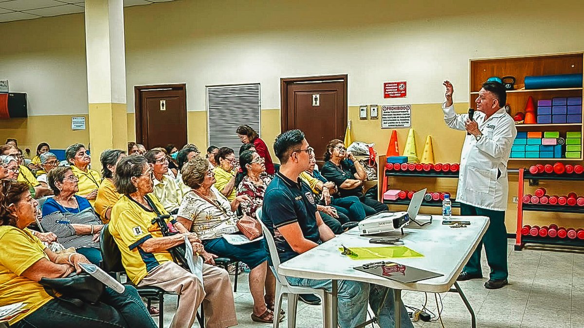 DASEAlcaldiaGye's tweet photo. Cuidar el corazón también es cuidar la calidad de vida. ❤️Nuestros adultos mayores del Centro Gerontológico Municipal participaron en una enriquecedora charla del Club Cardiovascular, junto a los profesionales de la Universidad Católica de Santiago de Guayaquil. 

@alcaldiagye https://t.co/PxccWb3yqw