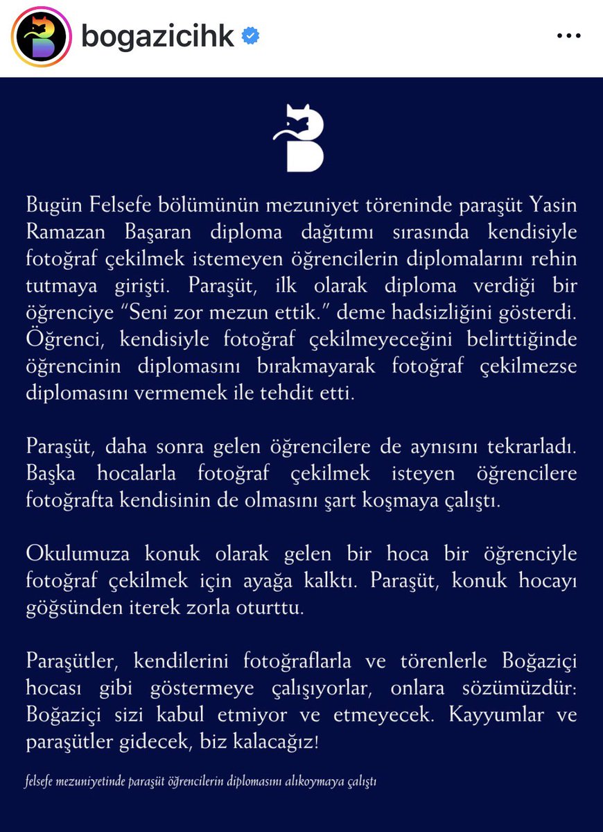 tugbatekerek's tweet photo. 🎓Söylenenlere göre #BoğaziçiÜniversitesi Felsefe Bölümü diploma töreninde olanların dahası da var.

“Başka hocalarla fotoğraf
çekilmek isteyen öğrencilere
fotoğrafta kendisinin de olmasını şart koşmaya çalıştı.” 

(Kaynak: Bogazicihk/Instagram) https://t.co/azLLmkAyKA