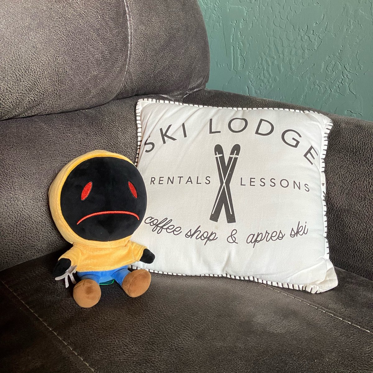whereinrosswood's tweet photo. SKI LODGE . . . ( #marblehornets ) https://t.co/5YrUxSoZvL