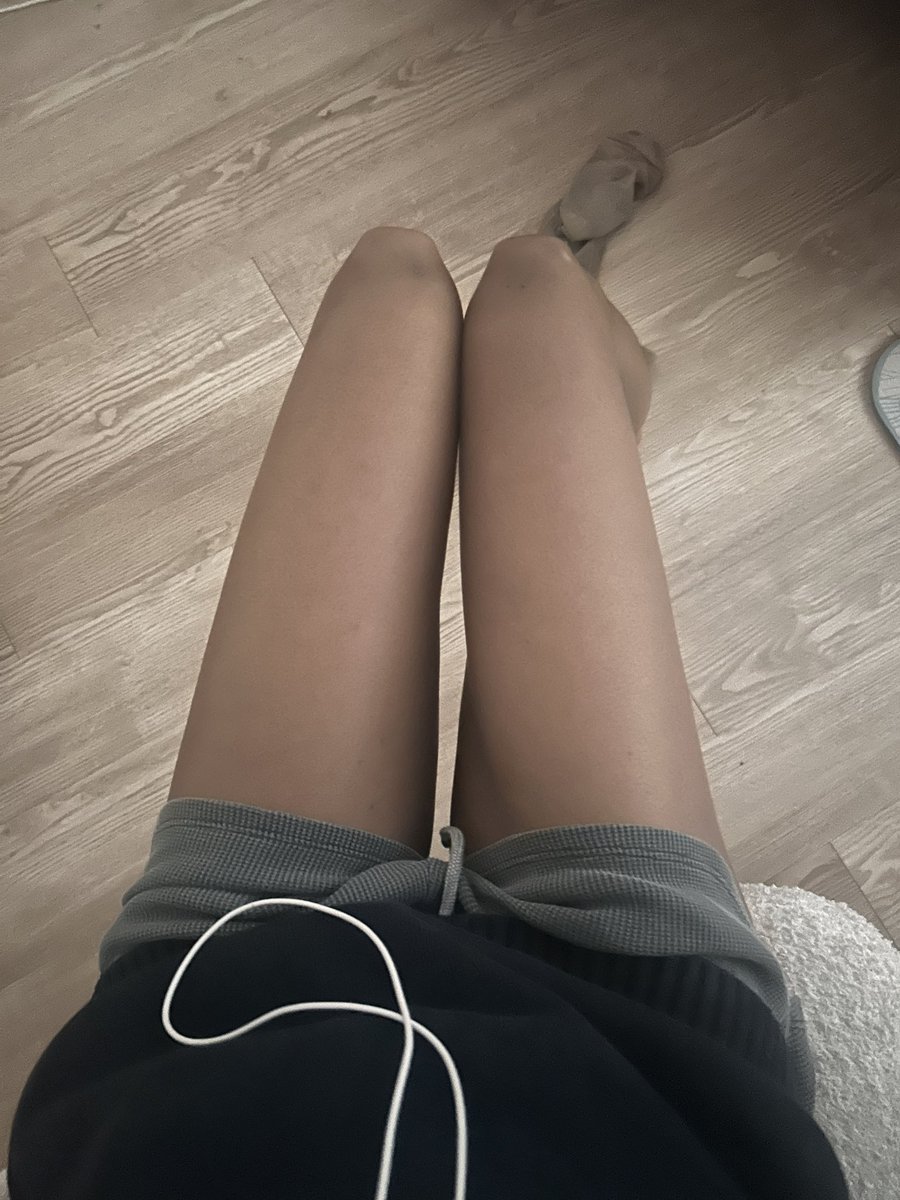 numbr1ana's tweet photo. 1 week diff https://t.co/CclbWRqFiM