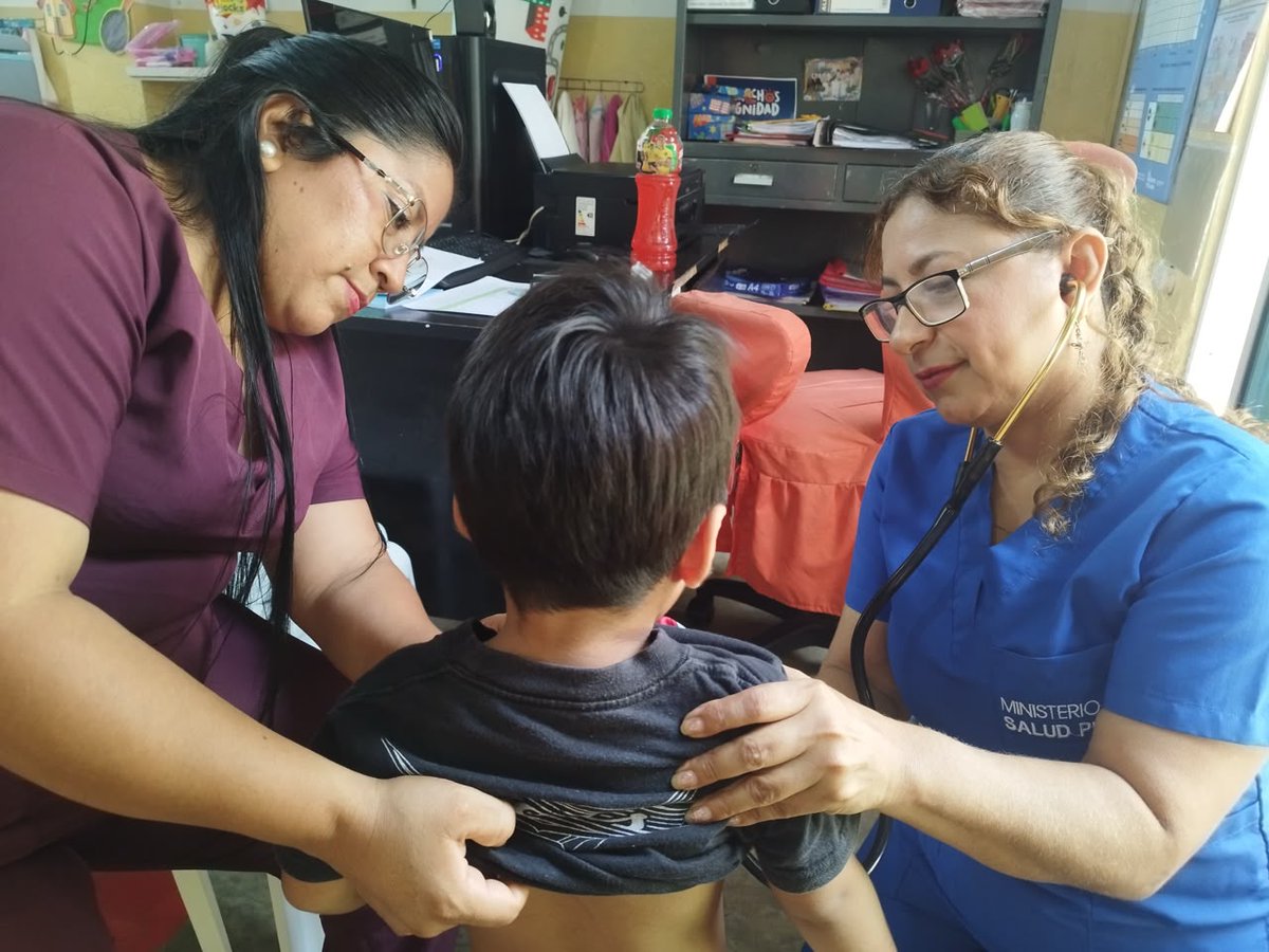 Salud_Guayas's tweet photo. 👶📏💉 Cuidamos el crecimiento y desarrollo de la primera infancia 💙El personal del Centro de @Salud_Ec #SanJosé  brindó atención integral a niños del CDI #UnidosPorElFuturo, realizando control de peso y talla, evaluación médica y revisión del esquema de vacunación.👶🏻 https://t.co/zK0RvlsC3w