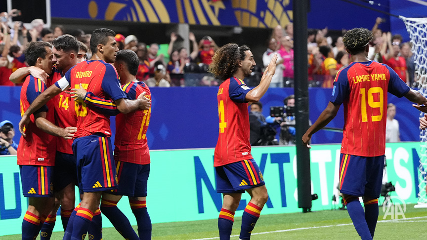 anadoluagency's tweet photo. 🏟️ FIFA World Cup 2026 – Round of 32

🇪🇸 Spain 3-0 Austria 🇦🇹

⚽ Spain book their place in Round of 16 with dominant win over Austria https://t.co/pi04AdQ0ZB
