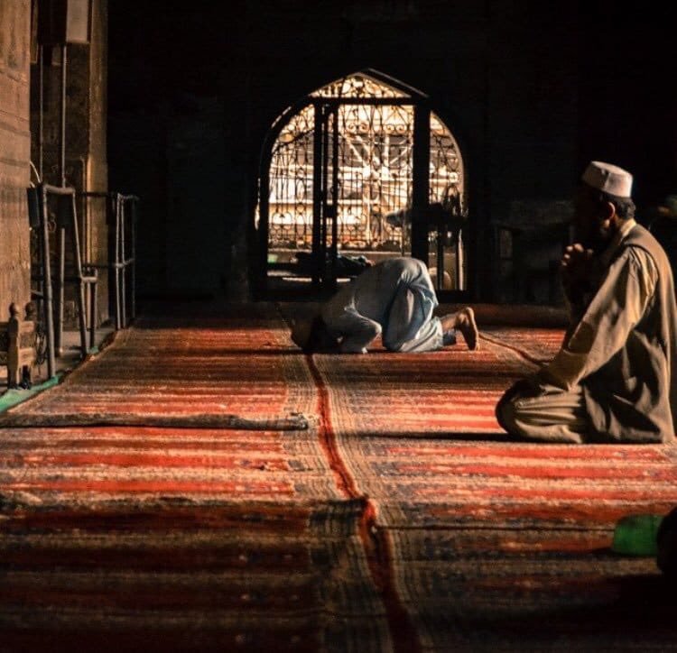 Mahmudozbek63's tweet photo. Ey iman edenler! Cuma günü namaz için çağrı yapıldığında Allah'ı anmaya koşun ve alışverişi bırakın. Bilirseniz, bu sizin için çok hayırlıdır ... Cuma 9 
#HayırlıCumalar https://t.co/0tlTuM6HUN